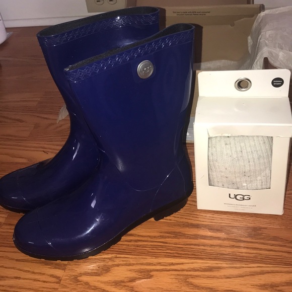 Women’s rain boots - Picture 1 of 4